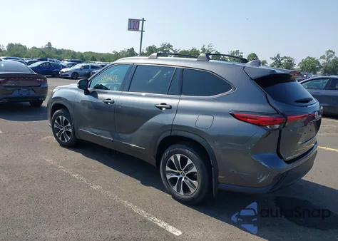 2021 Toyota Highlander Xle from USA, damaged, VIN 5TDGZRBH4MS558710